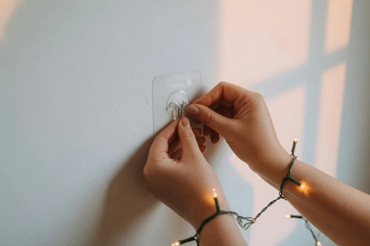 How to Hang Holiday Lights Without Nails: Renter-Safe Methods